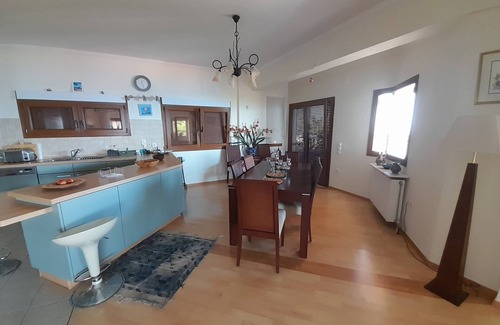 Paralia Porovitsis Villa | Luxurious 5-bedroom villa with stunning sea views in delightful Platanos, Akrata