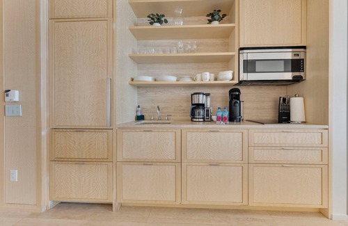 Bal Harbour Condo | Luxurious 5 Star Resort Ocean View Suite/2 Balconies