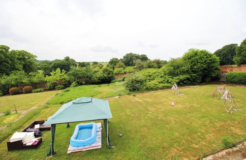 Hurley Apartment | Luxurious 5BD Cottage & Large Garden by Henley