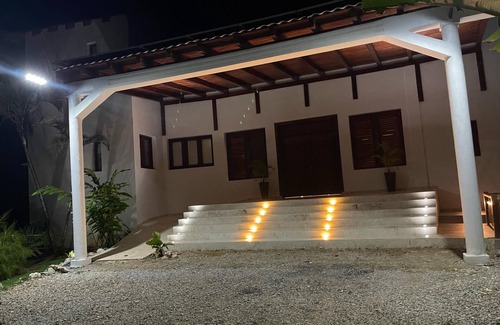 Las Galeras Villa | Luxurious 5bedroom villa with Pool & jacuzzi WiFi, AC in amazing Playa Colorado
