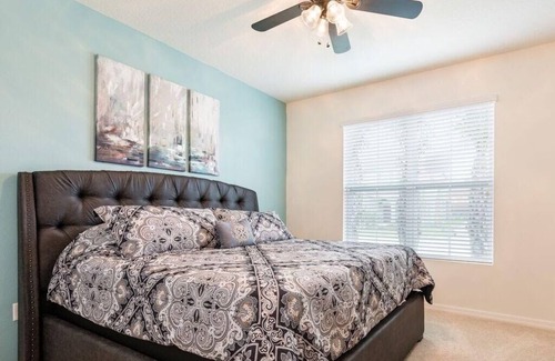 Loughman Resort | Luxurious 6-Bedroom Villa in Charming Davenport with Private Pool and Amenities