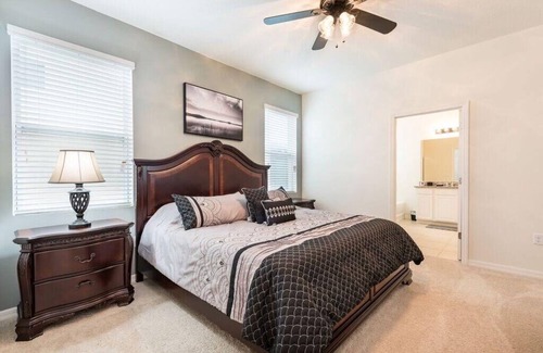Loughman Resort | Luxurious 6-Bedroom Villa in Charming Davenport with Private Pool and Amenities