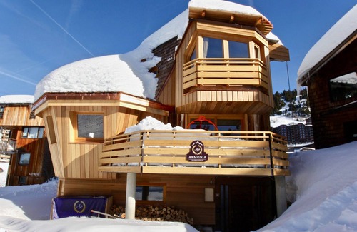 Avoriaz Ski Chalet | Luxurious 6-Room Chalet for 10 with Spa, Sauna, Near Avoriaz Center