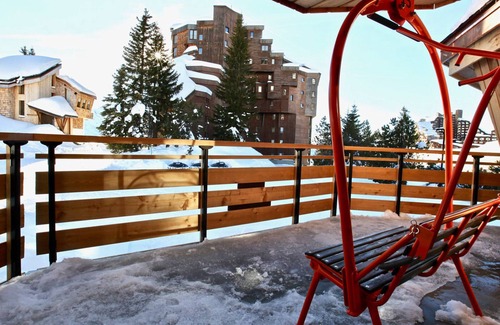 Avoriaz Ski Chalet | Luxurious 6-Room Chalet for 10 with Spa, Sauna, Near Avoriaz Center