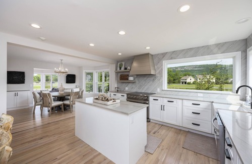 New Paltz House | Luxurious 6bd Mountain Home w/Heated Pool,Hot Tub & Firepit