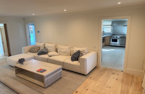 Water Mill House | Luxurious 7-bedroom estate south of the highway and 5 mins from the ocean!