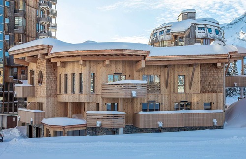 Avoriaz House | Luxurious 7-Room Chalet Apartment with Spa & Pool, Morzine