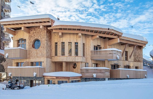 Avoriaz House | Luxurious 7-Room Chalet Apartment with Spa & Pool, Morzine