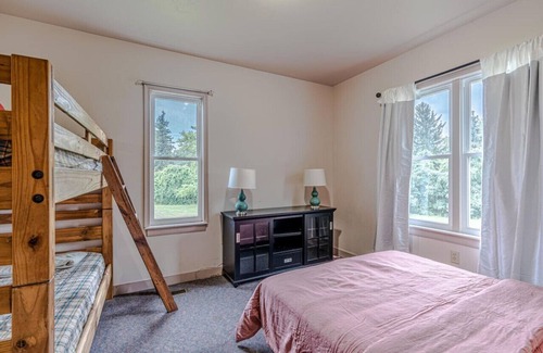 Waynesboro House | Luxurious 9Bed Mountaintop Villa