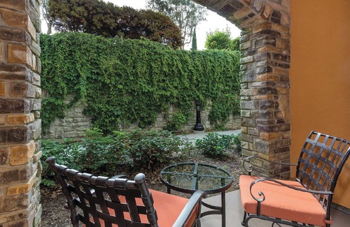 Napa Resort | Luxurious Accommodations w/Tuscan Charm. Gateway to the Napa Valley Wine Region