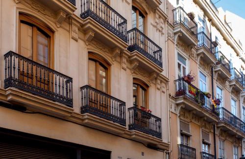 La Seu Apartment | LUXURIOUS & ALLURING HOME IN HISTORIC TOWN (VALENCIA)