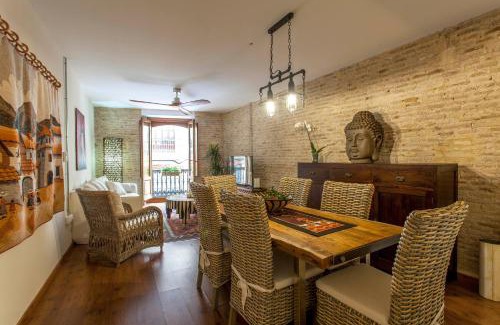 La Seu Apartment | LUXURIOUS & ALLURING HOME IN HISTORIC TOWN (VALENCIA)