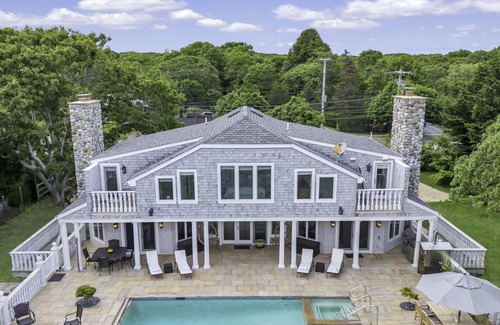 Beach Hampton House | Luxurious Amagansett home perched on a hill, amazing views, exceptional.
