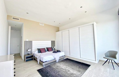 Salobrena Villa | Luxurious and avant-garde style villa with pool