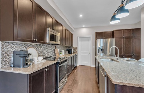 Ottawa Division House | Luxurious and Beautiful House
