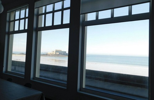 Courtoisville-Sillon-Moka Apartment | Luxurious and Massive Apartment with Breathtaking Ocean Views