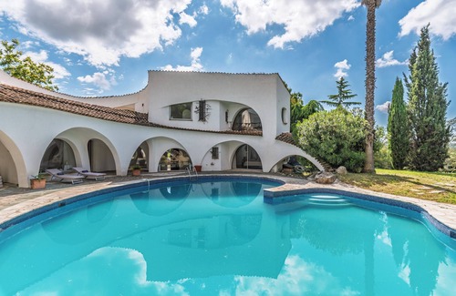 Le Plan-de-Grasse Villa | Luxurious and quiet 5-bedroom villa in enchanting Grasse with WiFi, AC, Pool,