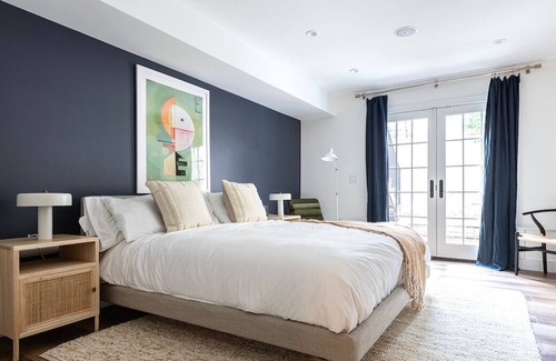 Columbus House | Luxurious and Spacious Townhome Walking distance to Back Bay, The Common, & more