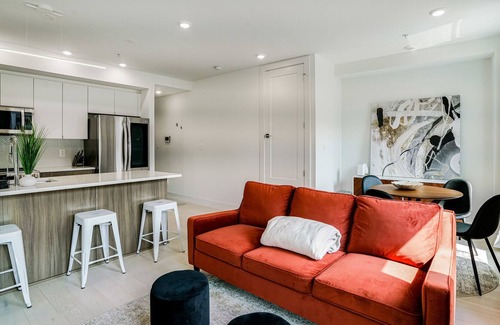 Petworth Condo | Luxurious and stylish 2 bedroom 2 bathroom suite