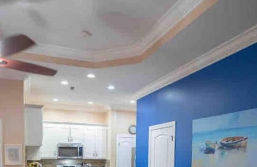 Graysville House | Luxurious and Upscale 2 Bedroom Home Apartment with Huge Office