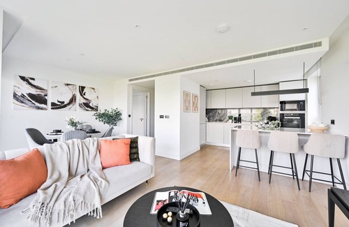 White City Apartment | Luxurious Apartment 2 Bed & 2 Bath - 15min To Central London