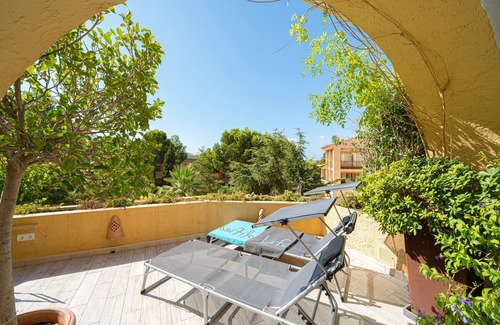 Altea la Vella Apartment | "Luxurious Apartment in Altea" with Pool, Wi-Fi, Garden & Terrace