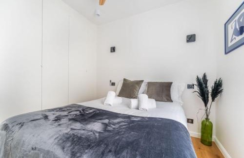 Val-de-Grace Apartment | Luxurious apartment in center of Paris