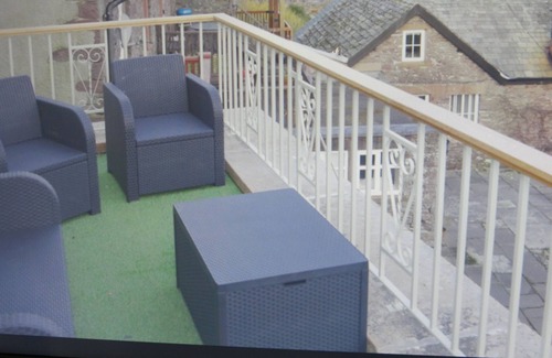Penrith Apartment | Luxurious apartment in character building with unrivalled lake and fell views