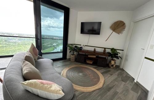 Merida Municipality Apartment | Luxurious Apartment with Charming Lake View in Mérida