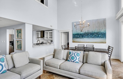 Baytowne Wharf Condo | Luxurious Bayfront Penthouse w/Stunning Views