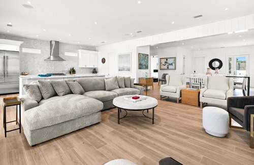 Destiny Shores House | Luxurious Beachfront Retreat: Pool, Spa, Chefs Kitchen