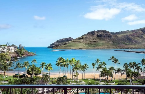 Nawiliwili Hotel | Luxurious Beachfront Retreat in Lihue: Unwind in Style! Ocean View Room! Pool!