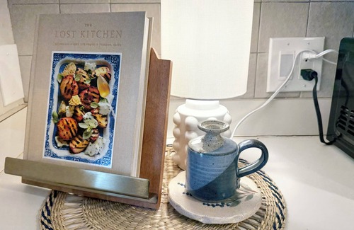 Biddeford Cottage | Luxurious Beachfront New England Cottage