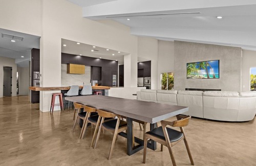 Belleair Beach House | Luxurious Belleair Beach Retreat/Your Ultimate Coastal Escape & Backyard Sunsets