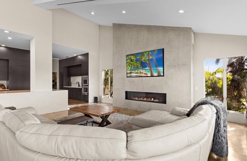 Belleair Beach House | Luxurious Belleair Beach Retreat/Your Ultimate Coastal Escape & Backyard Sunsets