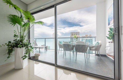 Bocagrande Apartment | Luxurious Condo with Ocean and City View, 29th Floor