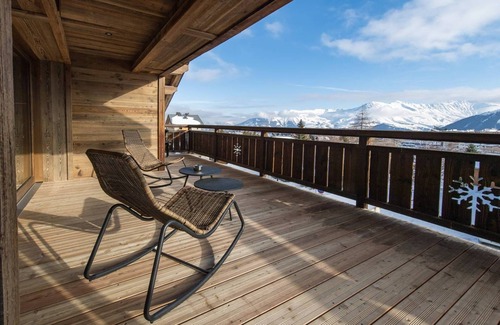 La Toussuire Ski Chalet | Luxurious chalet with indoor pool, sauna, and home cinema