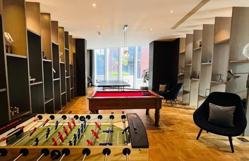 Canning Town South Apartment | Luxurious City Island Apartment - Amazing Views