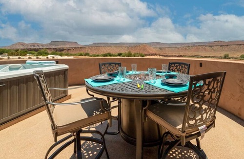Virgin RV Rental | Luxurious Cliff Dwelling W/hot tub and King Bed ADA accessible