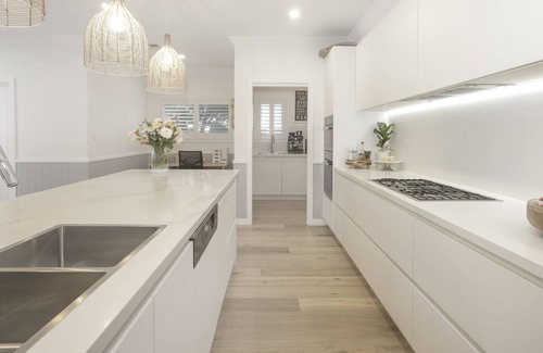 Avalon Beach House | LUXURIOUS COASTAL BEACH HOME