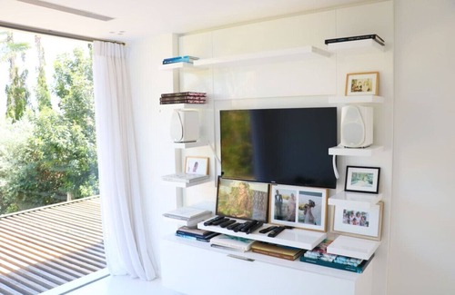Herzliya Pituach House | Luxurious Coastal Villa with Pool Near the Beach