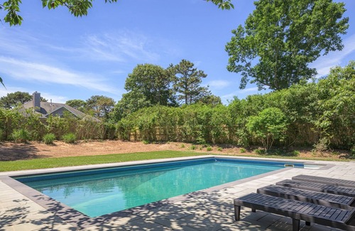 Shinnecock Hills House | Luxurious Colonial House with heated Pool in Southampton, NY
