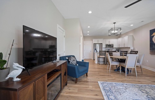 Booneville House | Luxurious Comfort & Convenience