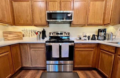 Williams Condo | Luxurious Comfort w/Coffee Bar & EV Charger