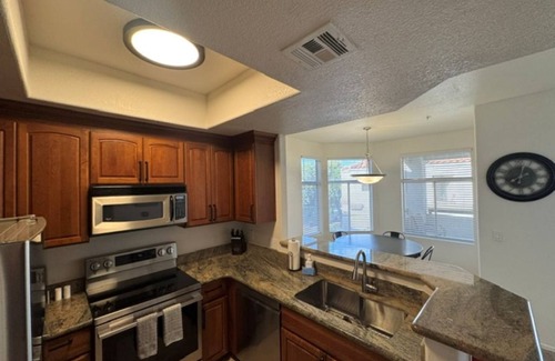 Spanish View Condo | Luxurious Condo 2BD/2BA w/Pool, Gym, and Sauna