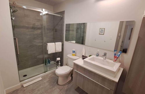 Laval Condo | Luxurious Condo w/Gym, Pool, Rooftop Terrasses