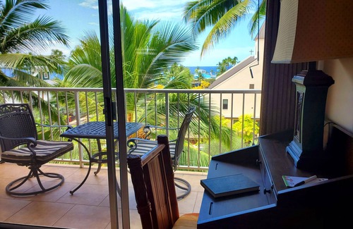 Historic Kailua Village Condo | Luxurious Condo - Wonderful Ocean Views - in the Heart of Kailua-Kona