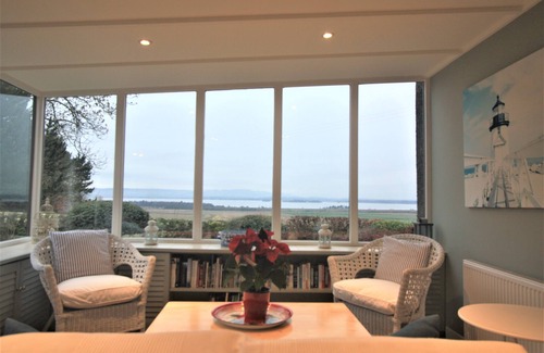 Kinnesswood Cottage | Luxurious cottage, accessible & pet friendly, beautiful location, stunning views