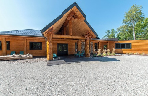 Severn Cottage | Luxurious Cottage! Private Beach!