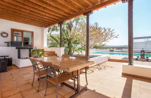 Tinajo House | Luxurious Country House "El Quinto" with Pool, Terrace, Garden & Wi-Fi